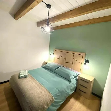 公寓 Atico Abuhardillado Imak 哈卡