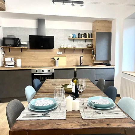 Atico Abuhardillado Imak Lägenhet Jaca