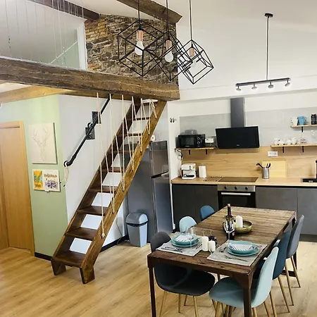 Atico Abuhardillado Imak Lägenhet Jaca