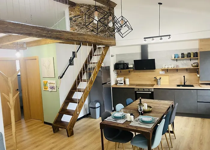 Atico Abuhardillado Imak Lägenhet Jaca