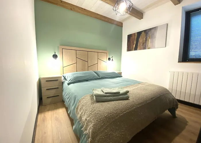 Atico Abuhardillado Imak Lägenhet Jaca