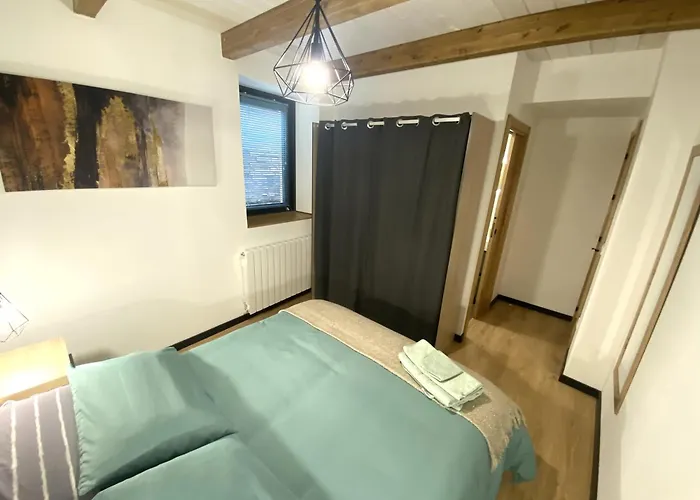 Atico Abuhardillado Imak * Jaca